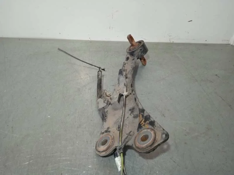 Brazo Suspension Inferior Trasero Derecho para Toyota Auris