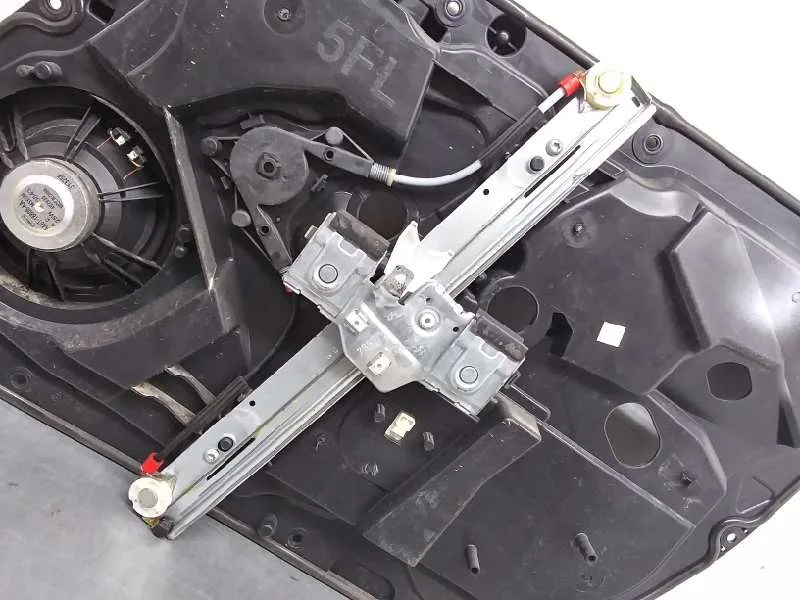 Elevalunas Delantero Izquierdo para Ford Fiesta (Ccn)