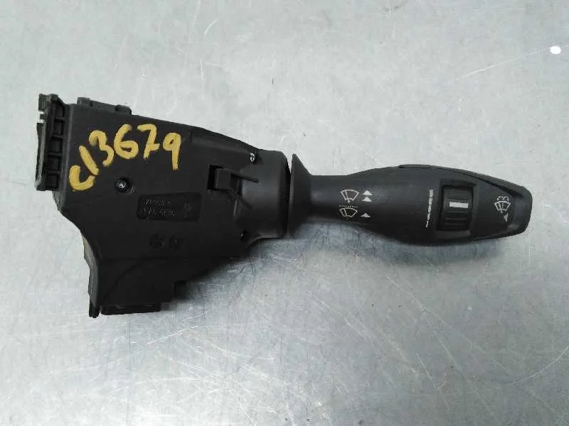Mando Limpia para Ford Fiesta (Ccn)