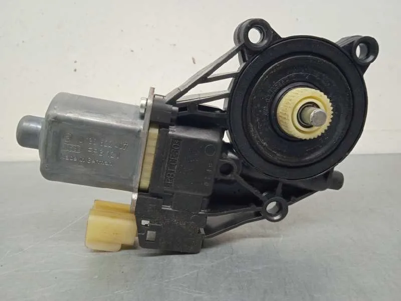 Motor Elevalunas Delantero Derecho para Ford Fiesta (Cb1)