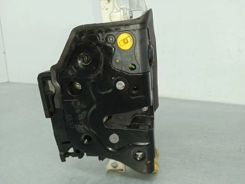 Cerradura Puerta Trasera Izquierda para Volkswagen Passat Lim. (362)
