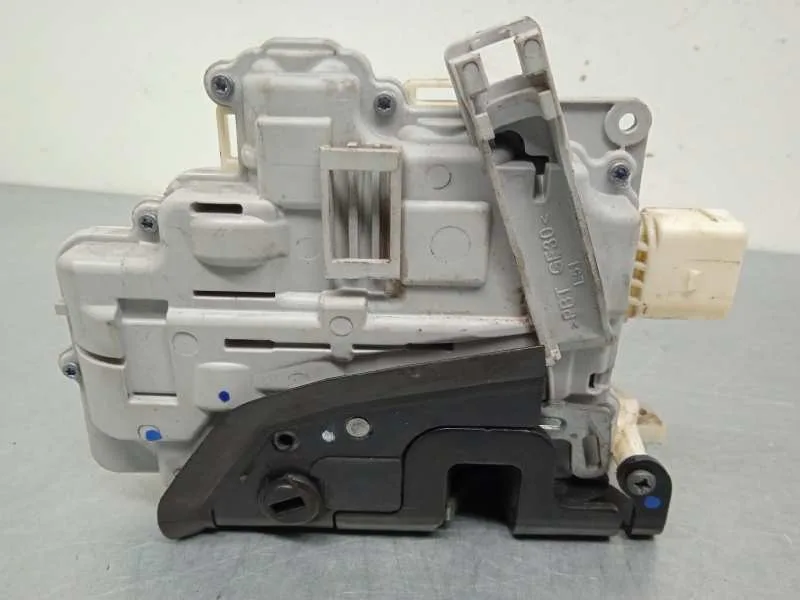 Cerradura Puerta Trasera Izquierda para Volkswagen Passat Lim. (362)