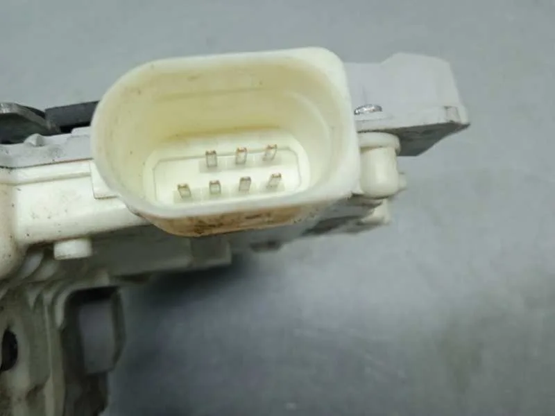 Cerradura Puerta Trasera Izquierda para Volkswagen Passat Lim. (362)