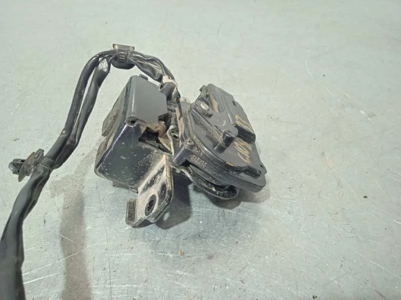 Cerradura Maletero / Porton para Toyota Prius (Nhw30)