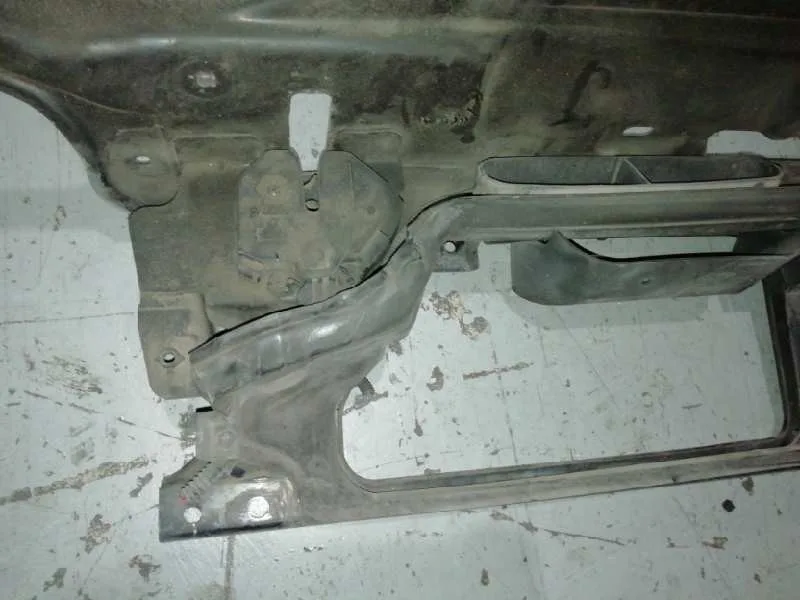 Travesano Superior para Volvo S60 Berlina