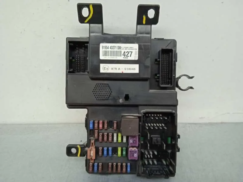 Caja Reles / Fusibles para Kia Carnival