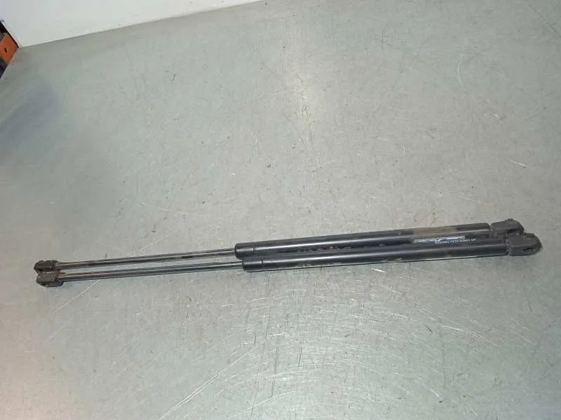 Amortiguadores Maletero / Porton para Ford Mondeo Berlina (Gd)