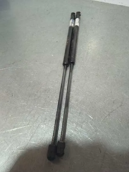Amortiguadores Maletero / Porton para Ford Mondeo Berlina (Gd)