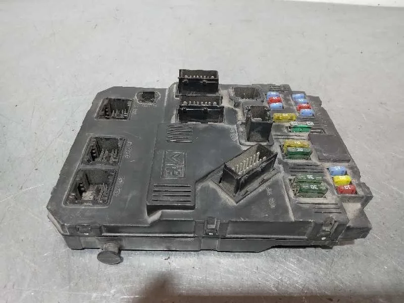 Caja Reles / Fusibles para Peugeot 407