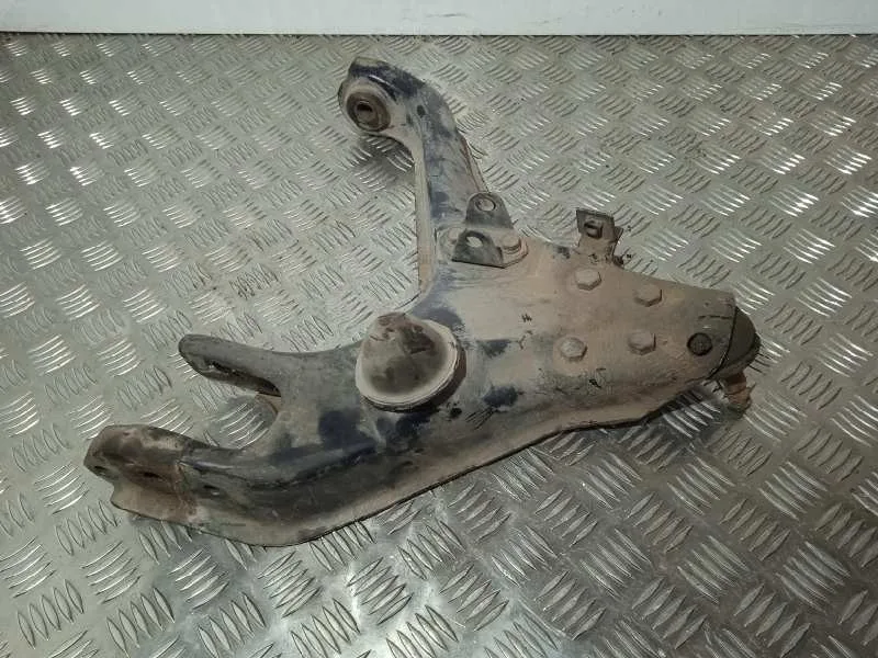 Brazo Suspension Inferior Delantero Derecho para Mitsubishi L 200 (K6/7)
