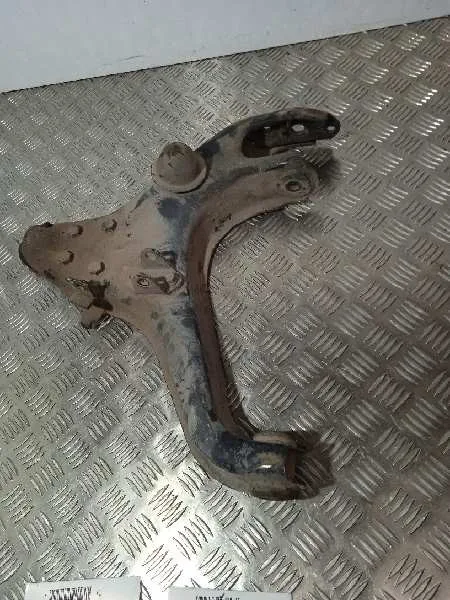 Brazo Suspension Inferior Delantero Derecho para Mitsubishi L 200 (K6/7)