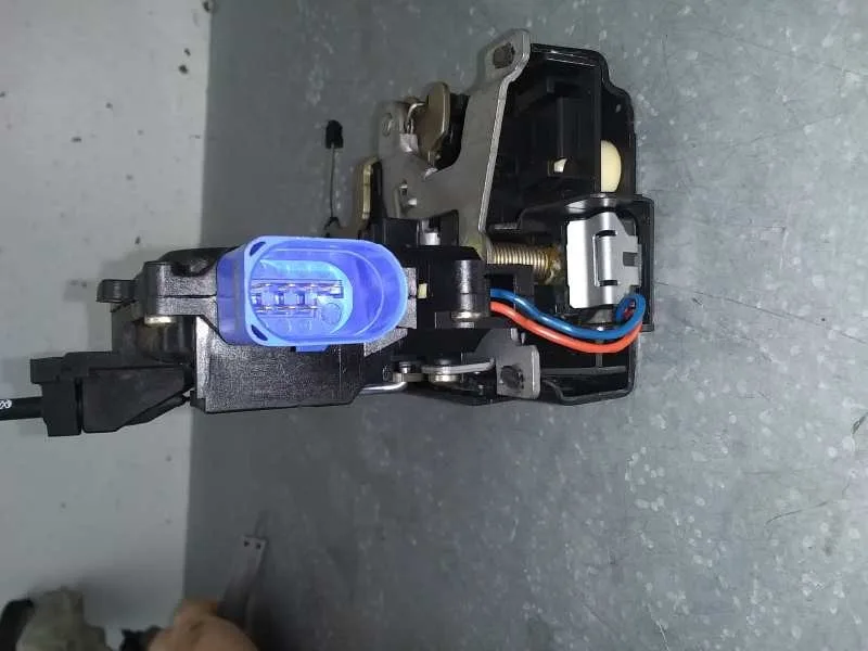 Cerradura Puerta Trasera Izquierda para Skoda Octavia Berlina (1Z3)