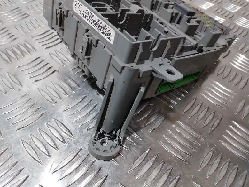 Caja Reles / Fusibles para Honda Accord Berlina (Cl/Cn)