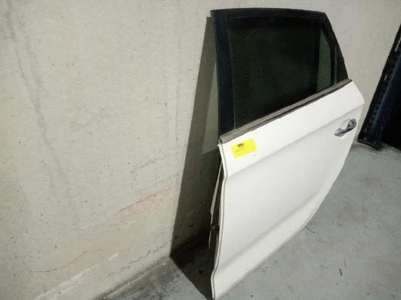 Puerta Trasera Izquierda para Kia Carens ( )