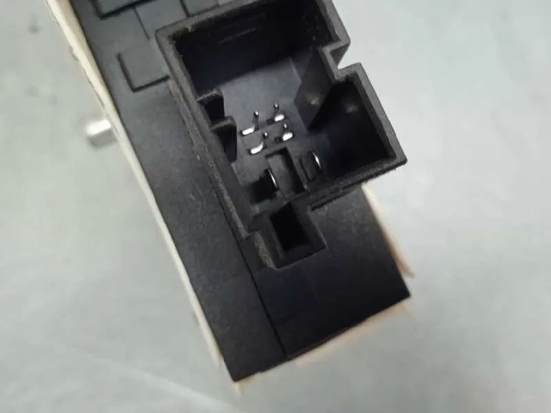 Motor Elevalunas Trasero Izquierdo para Audi A6 Berlina (4F2)
