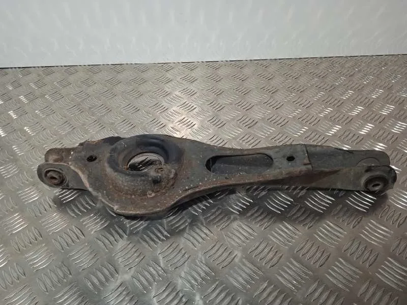 Brazo Suspension Inferior Trasero Derecho para Ford Kuga (Cbv)