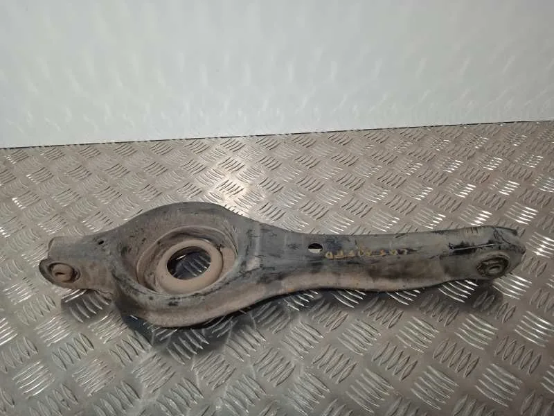 Brazo Suspension Inferior Trasero Derecho para Ford Kuga (Cbv)