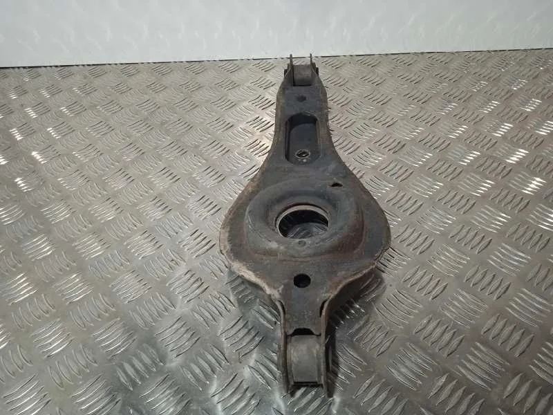 Brazo Suspension Inferior Trasero Izquierdo para Ford Kuga (Cbv)