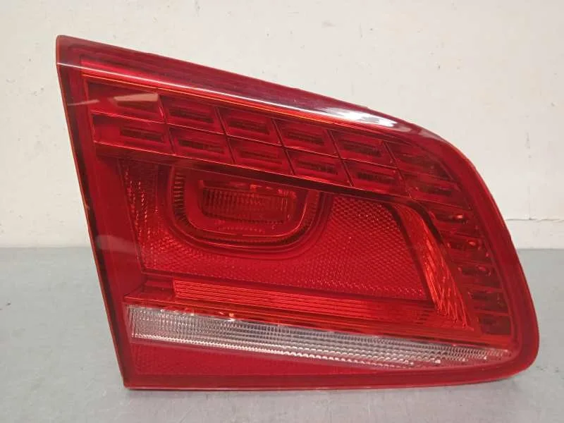 Piloto Trasero Izquierdo Interior para Volkswagen Passat Lim. (362)
