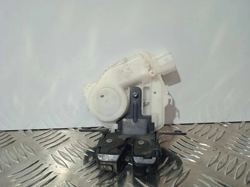 Cerradura Maletero / Porton para Toyota Yaris