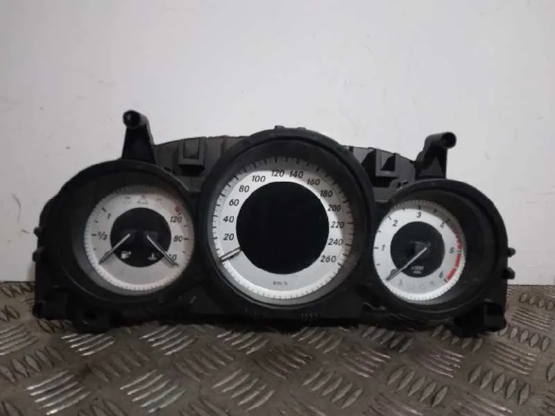 Cuadro Instrumentos para Mercedes-Benz Clase C (W204) Lim.