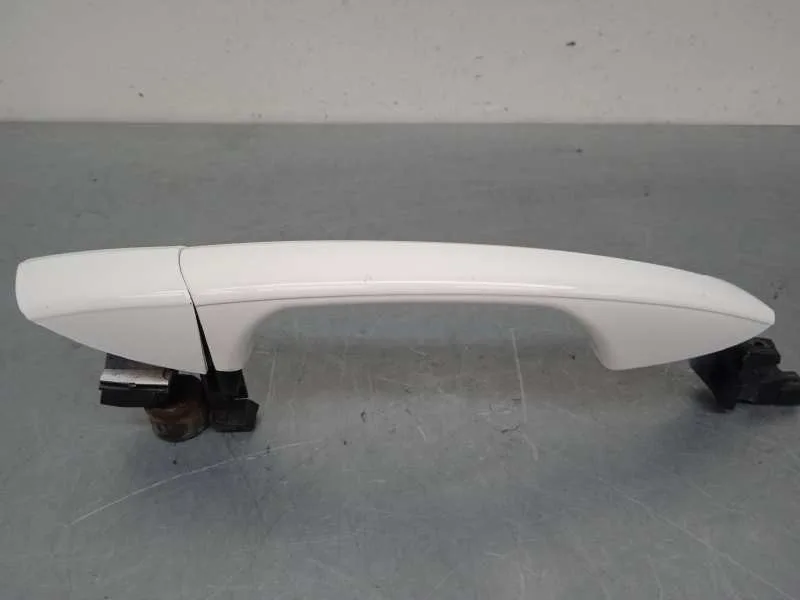 Maneta Exterior Delantera Derecha para Mercedes-Benz Clase C (W204) Lim.