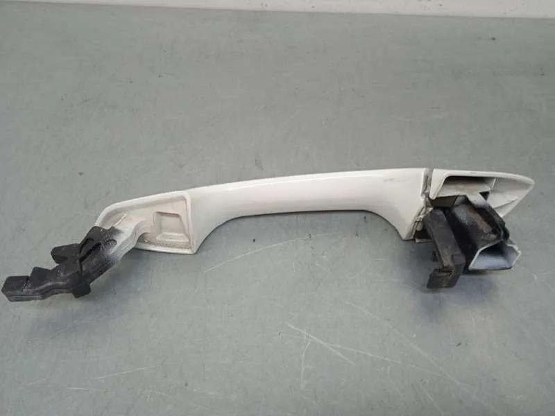 Maneta Exterior Delantera Derecha para Mercedes-Benz Clase C (W204) Lim.