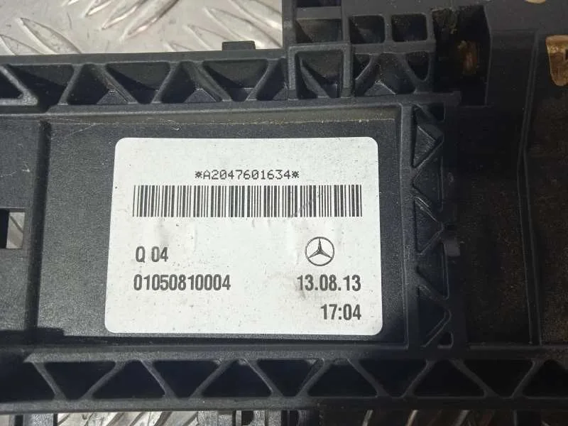 Maneta Exterior Delantera Derecha para Mercedes-Benz Clase C (W204) Lim.