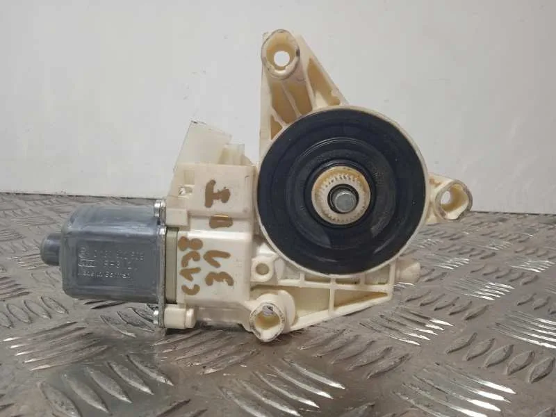 Motor Elevalunas Delantero Izquierdo para Mercedes-Benz Clase C (W204) Lim.