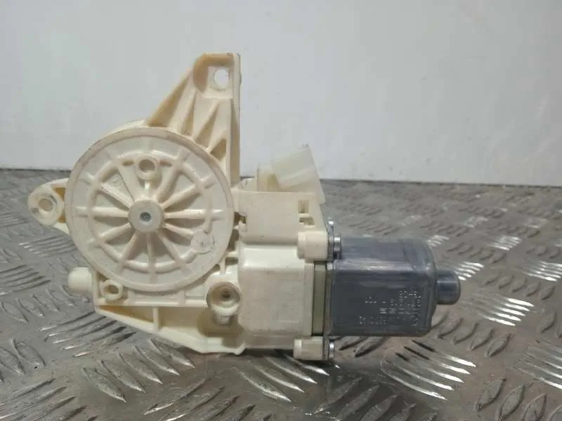 Motor Elevalunas Delantero Izquierdo para Mercedes-Benz Clase C (W204) Lim.
