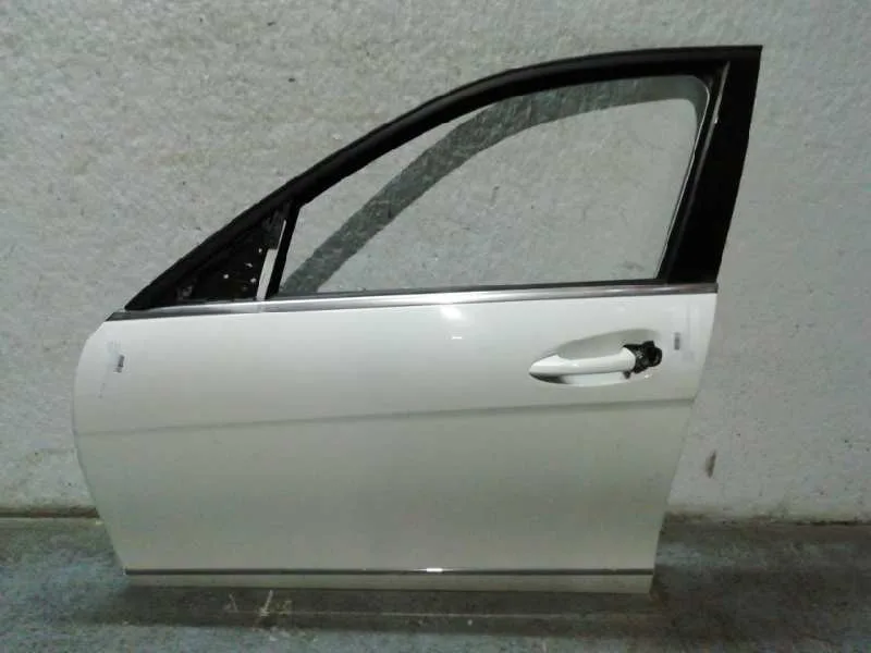 Puerta Delantera Izquierda para Mercedes-Benz Clase C (W204) Lim.