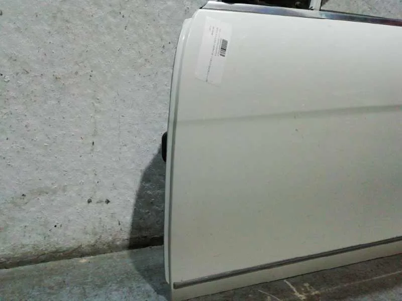 Puerta Delantera Izquierda para Mercedes-Benz Clase C (W204) Lim.