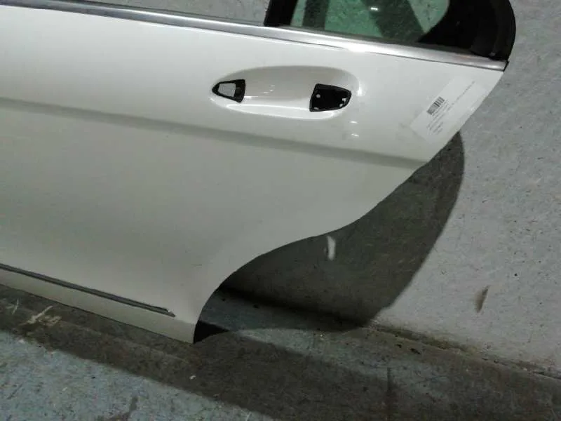 Puerta Trasera Izquierda para Mercedes-Benz Clase C (W204) Lim.