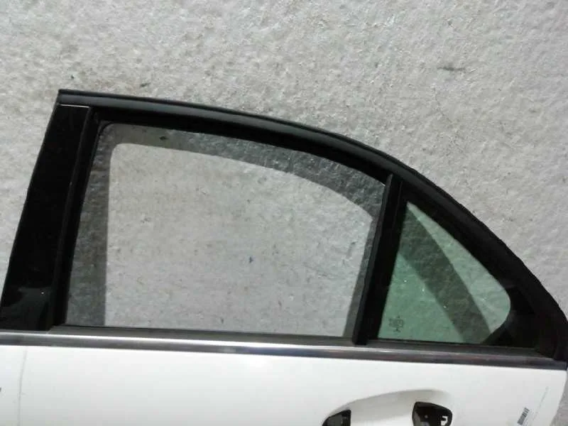 Puerta Trasera Izquierda para Mercedes-Benz Clase C (W204) Lim.