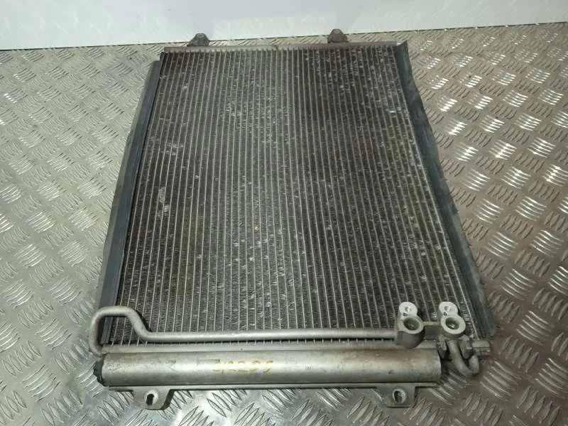 Condensador / Radiador Aire Acondicionado para Volkswagen Passat Berlina (3C2)