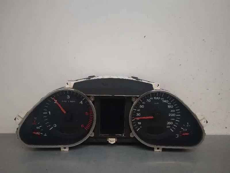 Cuadro Instrumentos para Audi A6 Berlina (4F2)
