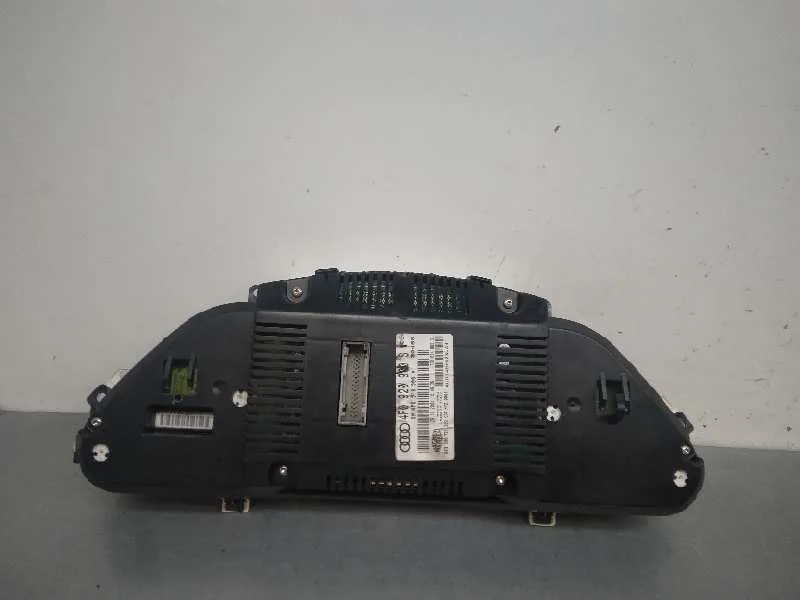 Cuadro Instrumentos para Audi A6 Berlina (4F2)