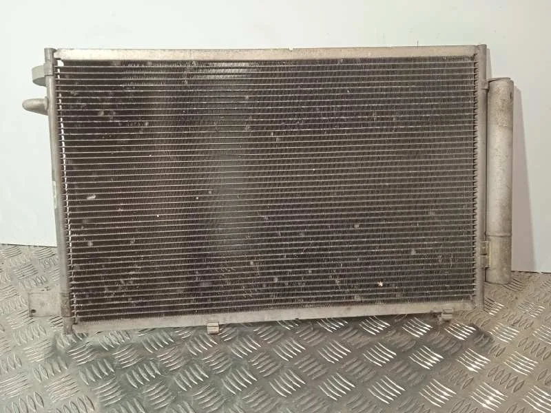 Condensador / Radiador Aire Acondicionado para Ford Fiesta (Cb1)