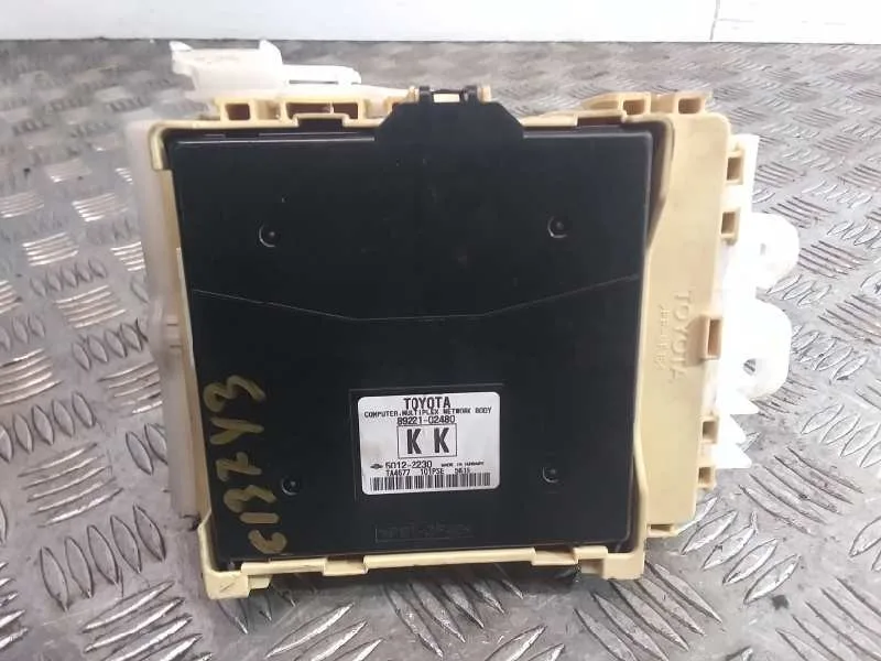 Caja Reles / Fusibles para Toyota Auris