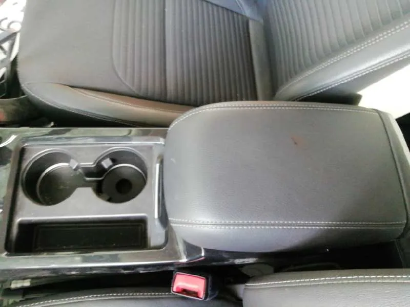 Apoyabrazos Central para Ford Kuga (Cbs)