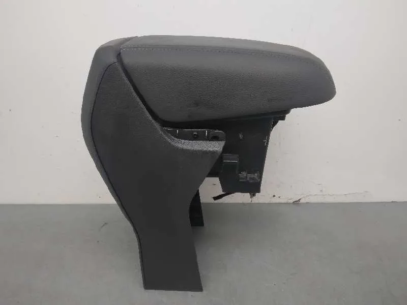 Apoyabrazos Central para Ford Kuga (Cbs)