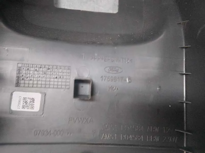 Apoyabrazos Central para Ford Kuga (Cbs)