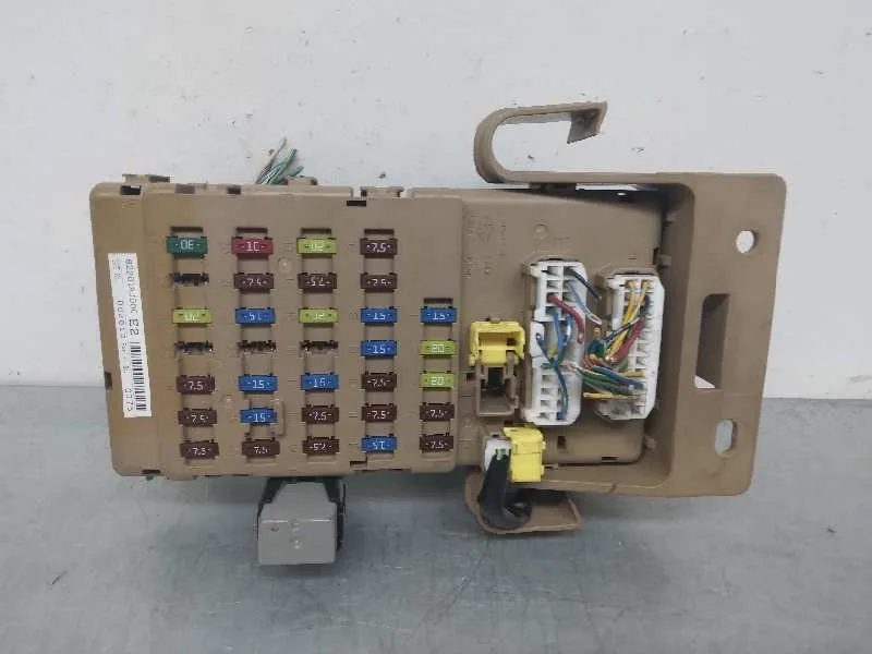 Caja Reles / Fusibles para Subaru Legacy Lim. B14