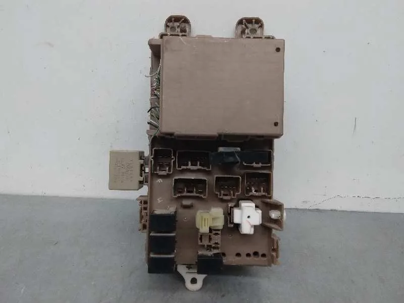 Caja Reles / Fusibles para Toyota Corolla Verso (E12)
