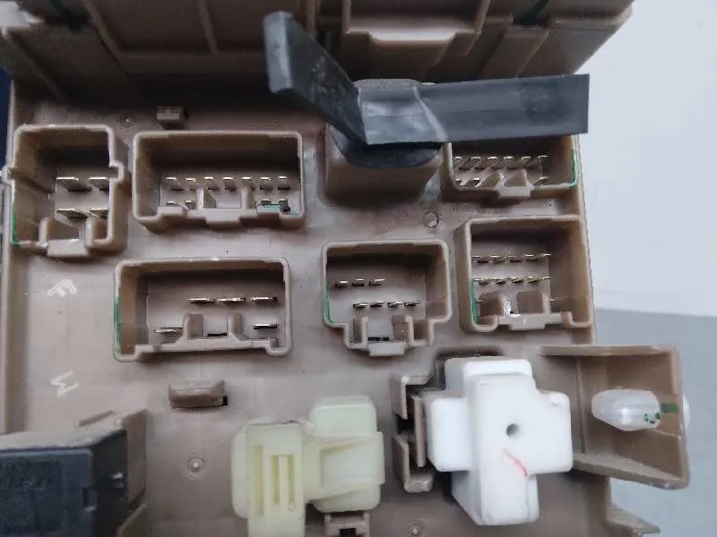 Caja Reles / Fusibles para Toyota Corolla Verso (E12)