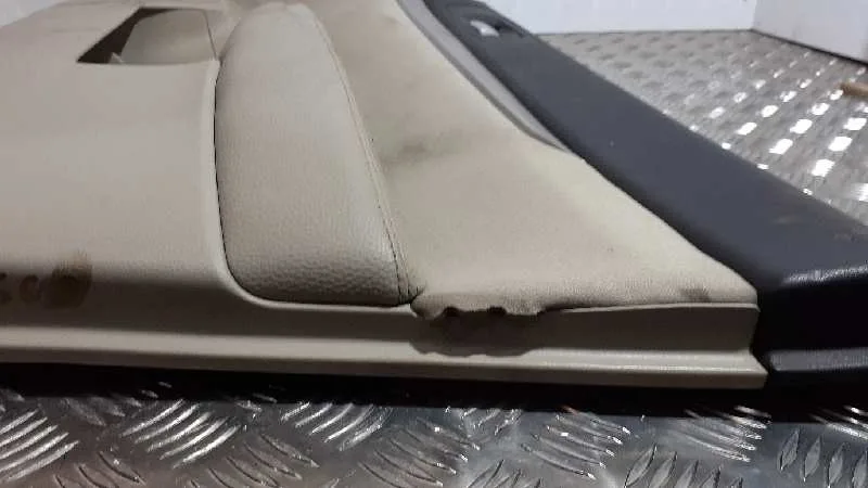 Guarnecido Puerta Delantera Derecha para Subaru Legacy Lim. B14