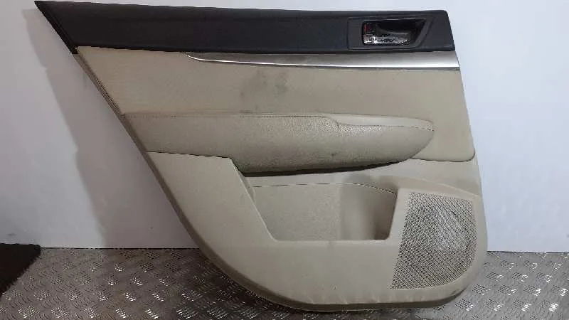 Guarnecido Puerta Trasera Izquierda para Subaru Legacy Lim. B14