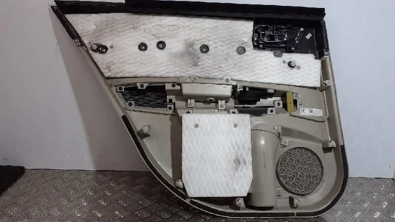 Guarnecido Puerta Trasera Derecha para Subaru Legacy Lim. B14