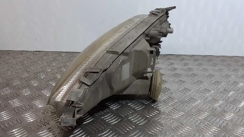Faro Derecho para Mercedes-Benz Clase A (W168)