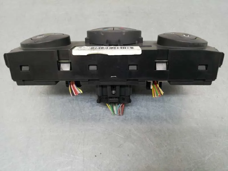 Mando Climatizador para Renault Megane Ii Berlina 5P
